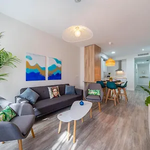 Centre Pool & Parking Apartment Malaga